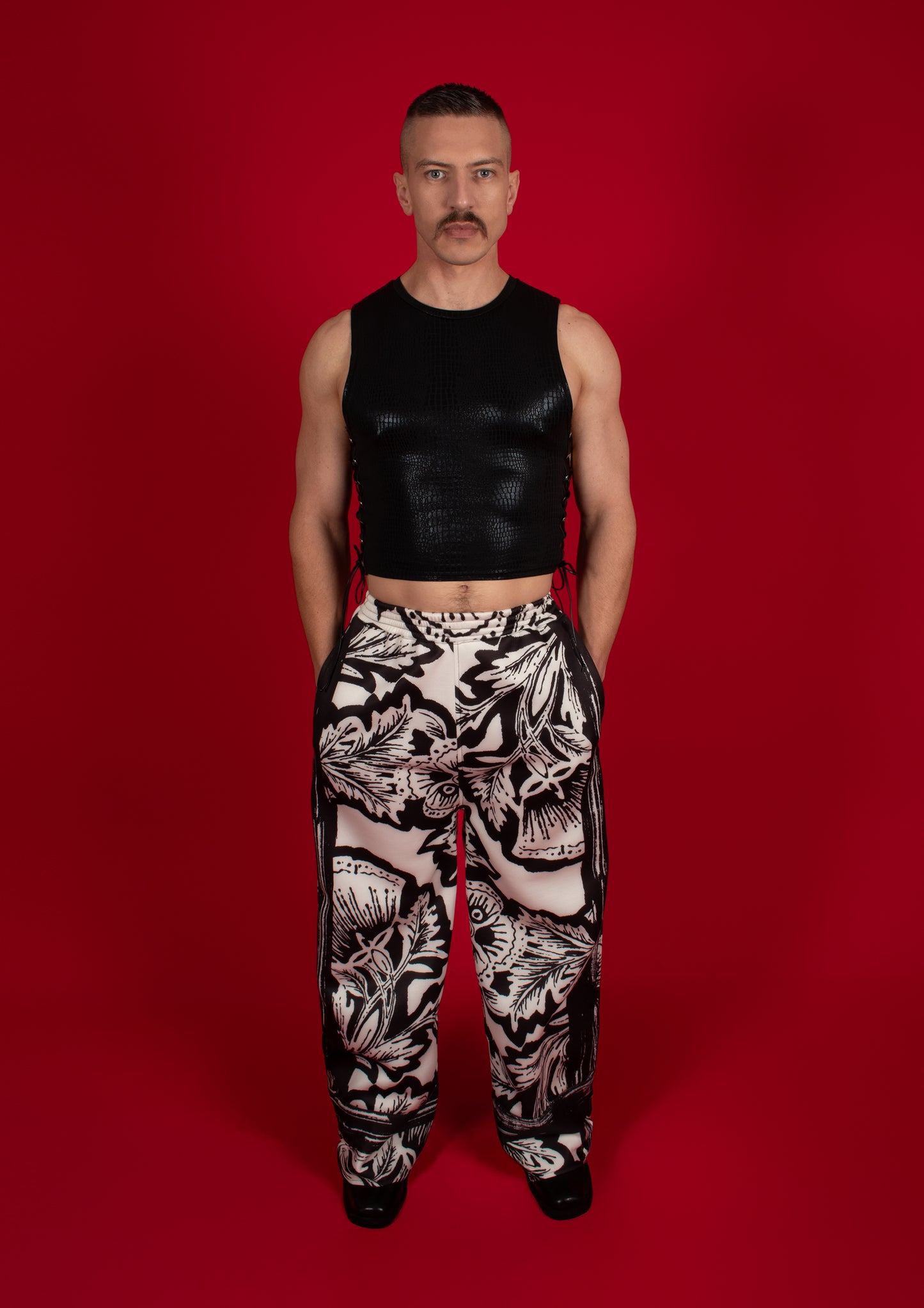 DARK FLORAL TROUSER